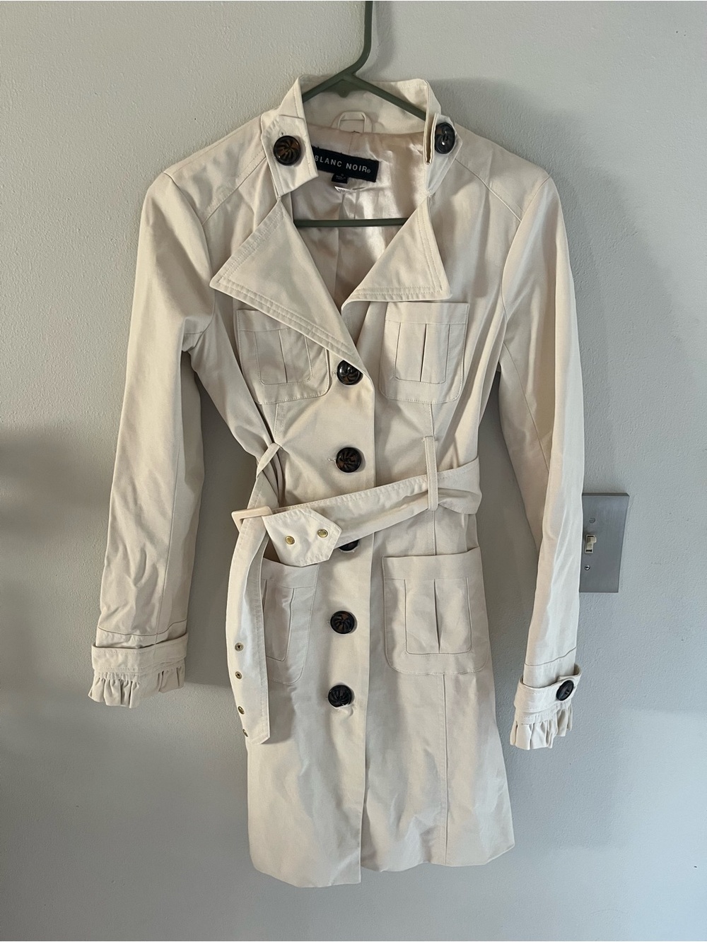 blanc noir Cream Double-Breasted Trench with Belt